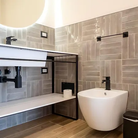 Chic , 2 Vicino Colosseo E Metro Apartment