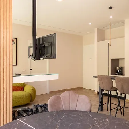 Chic , 2 Vicino Colosseo E Metro Rome