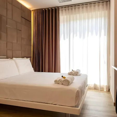 Chic , 2 Vicino Colosseo E Metro Apartment